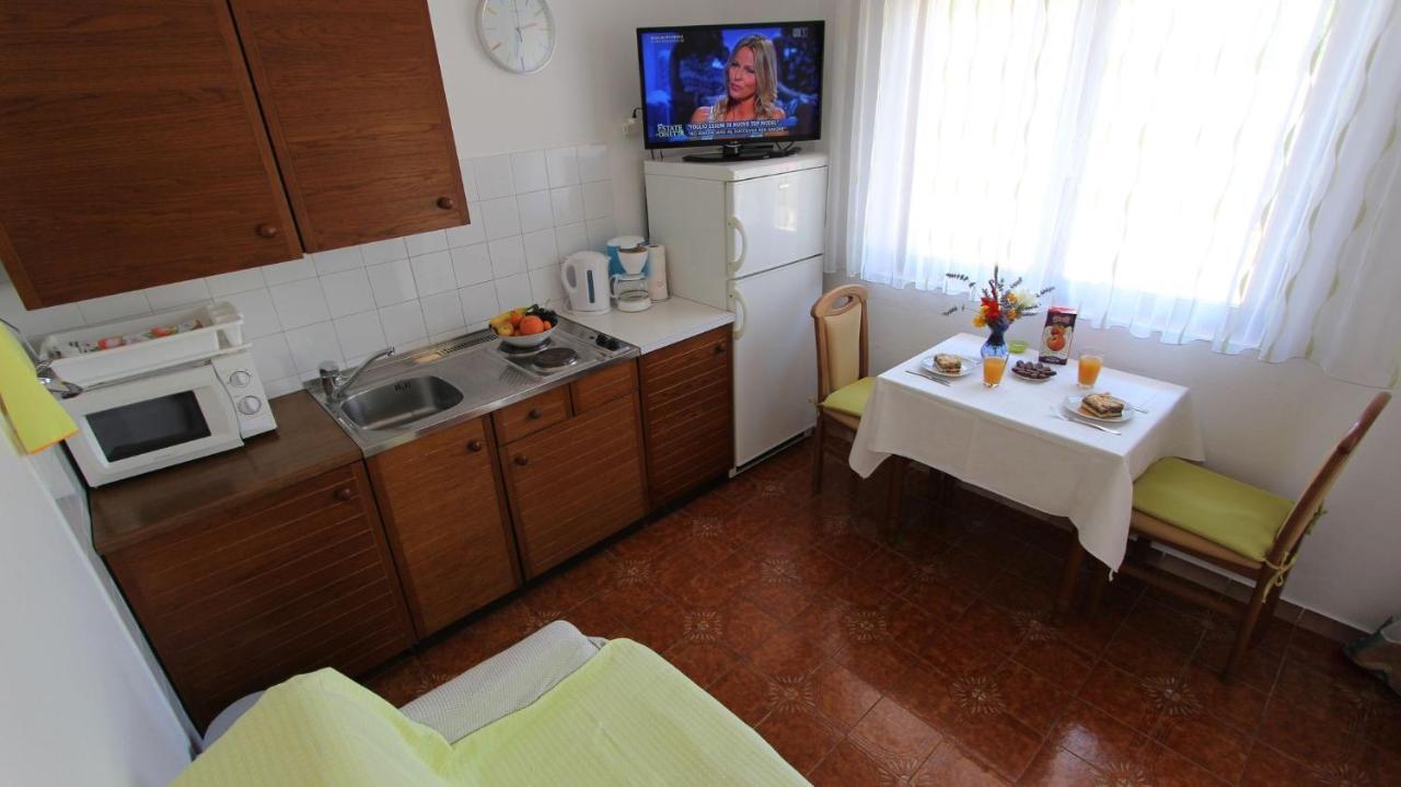 Studio In Vantacici/Insel Krk 14419 Bagian luar foto